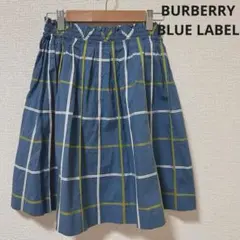 バーバリーブルーレーベル　フレアミディアム丈スカート　バックジップ開閉　ロゴ刺繍のサムネイル