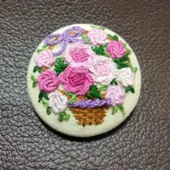 29.刺繍ブローチ　ハンドメイド