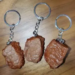 専用出品　真ん中のみ！　ステーキ　肉型　キーホルダー　3個セット