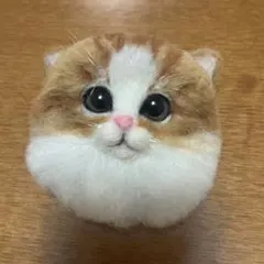 羊毛フェルト　猫　茶白猫　ブローチ　ハンドメイド　未使用　ネコ　ねこ　リアル