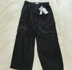 【新品】バックサテンカーゴパンツ ブラックのサムネイル