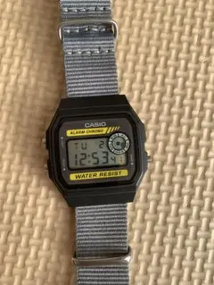 CASIO デジタル腕時計 アラーム機能付き