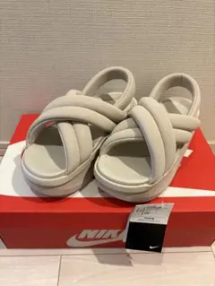 【新品未使用】NIKE W AIR MAX ISLA クリーム　25センチ