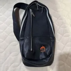 黒のボディバッグ・斜めがけ 美品