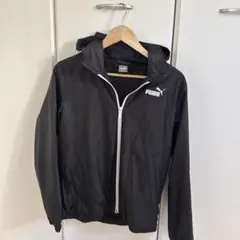 PUMA ウィンドブレーカー ブラック　タグに名前あり。