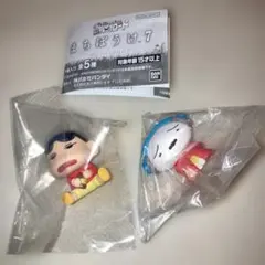 クレヨンしんちゃん　栄光のヤキニクロード　まちぼうけ7 しんちゃん　シロ　2個