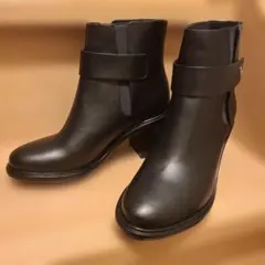 美品✨Poul smith 35 ブラック ショートブーツ 中ヒール ボタン付きのサムネイル