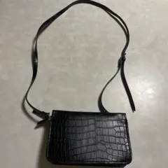 クロコ型押し ショルダーバッグ ブラック　H&M