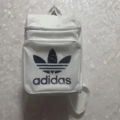 アディダスオリジナルス　リュック　白
