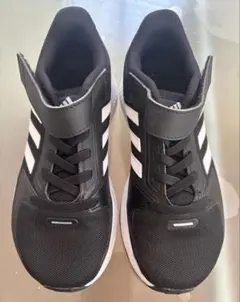 adidas ブラック スニーカー 19センチ