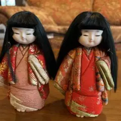 伝統的な日本人形 木目込み人形赤とピンク