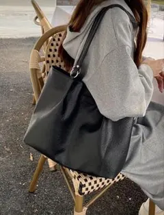 ブラックショルダートートバッグ 合成皮革 28cm
