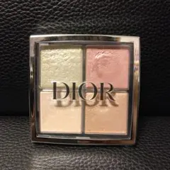 Dior 004 Rose Gold ハイライトパウダー