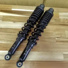 ハイラックスGR 純正ショックアブソーバー フロント カヤバ KYB - メルカリ