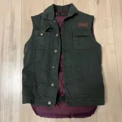 ディースクエアードのダウンベストです。