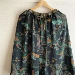 【美品】LUCA スカート ボタニカル柄 ルカのサムネイル