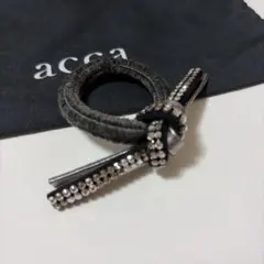 acca アッカ リボン ゴム 黒 クリスタル - メルカリ