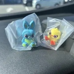 カラフルウサギとヒヨコのカプセルトイ　トイストーリーまちぼうけ2 2個セット