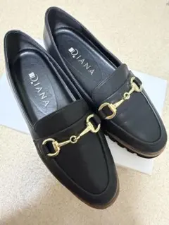 momo 様限定【新品】DIANA ダイアナ エナメル ローファー22.5センチ