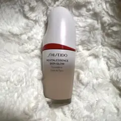 SHISEIDO エッセンス スキングロウ ファンデーション 220 Linen