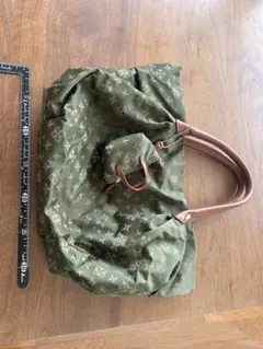 ラシットトートバック　チャーム付き