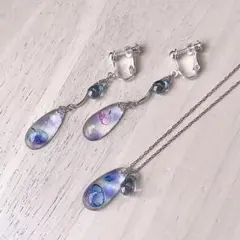 揺蕩うクラゲのイヤリング&ネックレス