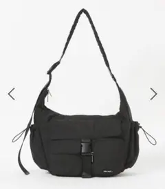 新品未使用　niko and…ブラック 合成皮革ショルダーバッグ