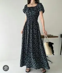 NICE CLAUP　シャーリングパフスリーブワンピース　ブラック小花S華奢見え