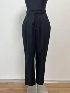 ローリーズファーム　テーパードパンツ　パンツ　オフィスカジュアル