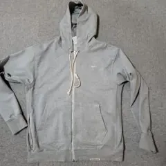 Nike スタンダードイシュー グレー パーカー