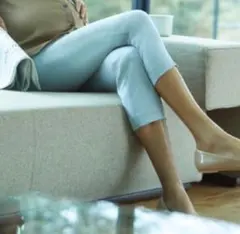 ユニクロ　マタニティ　アンクルパンツ ライトグレー