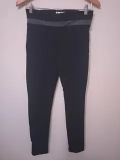 FOREVER21 レギンス　ヨガ　トレーニング ブラック Lサイズのサムネイル