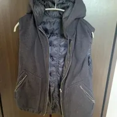 プラステ　ダウンベスト フード付き　リバーシブル　ネイビー