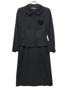 フランコフェラーロ ワンピーススーツ 丸襟 くるみボタン ウール100% 濃紺