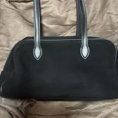 ブラックトートバッグ TOUT Y EST