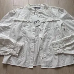 新品　ZARA 刺繍　ブラウスのサムネイル