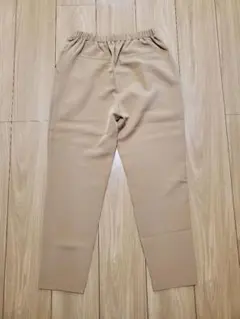 【最終値下】ラナン　クロップトパンツ　ベージュ　接触冷感 　未使用のサムネイル