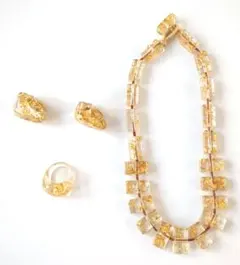 レジンと金箔のネックレスとリングセット