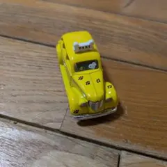 トミカ USJ限定 スヌーピーTAXI ユニバ ミニカーのサムネイル
