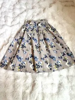 Honeys ハニーズ 撥水 花柄 フレアスカート Sサイズ 新品未使用のサムネイル
