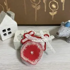 手作りブローチ＊ミナペルホネン 赤いお花とうさぎさんのブローチ