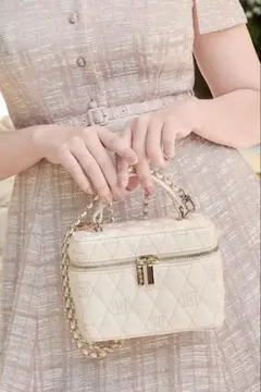 Monogram Quilted Vanity Bag ecruのサムネイル
