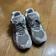 最終値下げ　New Balance グレー スニーカー　2002R