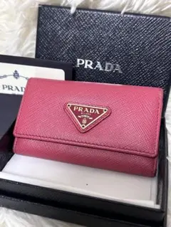 プラダ　サフィアーノレザー　キーケース　6連　ピンク　レア　三角プレート