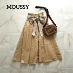 MOUSSY ハイウエストフレアスカート ベージュ 秋フェミコーデ