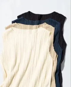 【2枚セット】UNIQLOユニクロ プリーツノースリーブT オフホワイトブラック