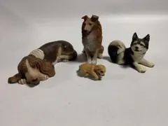 値下げ　犬のフィギュア4点　陶器、樹脂