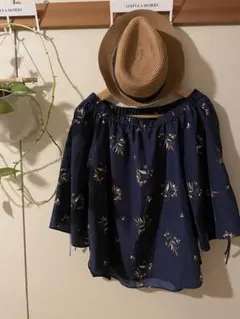 GRL オフショルダー　ブラウス