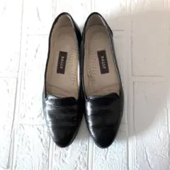 【美品】BALLY ローファー ブラック 型押しレザーのサムネイル