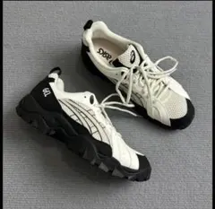asics GEL トラック スニーカー ブラック&ホワイト - メルカリ